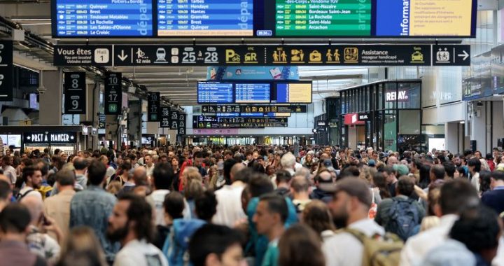 SNCF: prieš Paryžiaus olimpinių žaidynių atidarymo ceremoniją Prancūzijos greitųjų traukinių linijas sutrikdė „suderintas sabotažas“